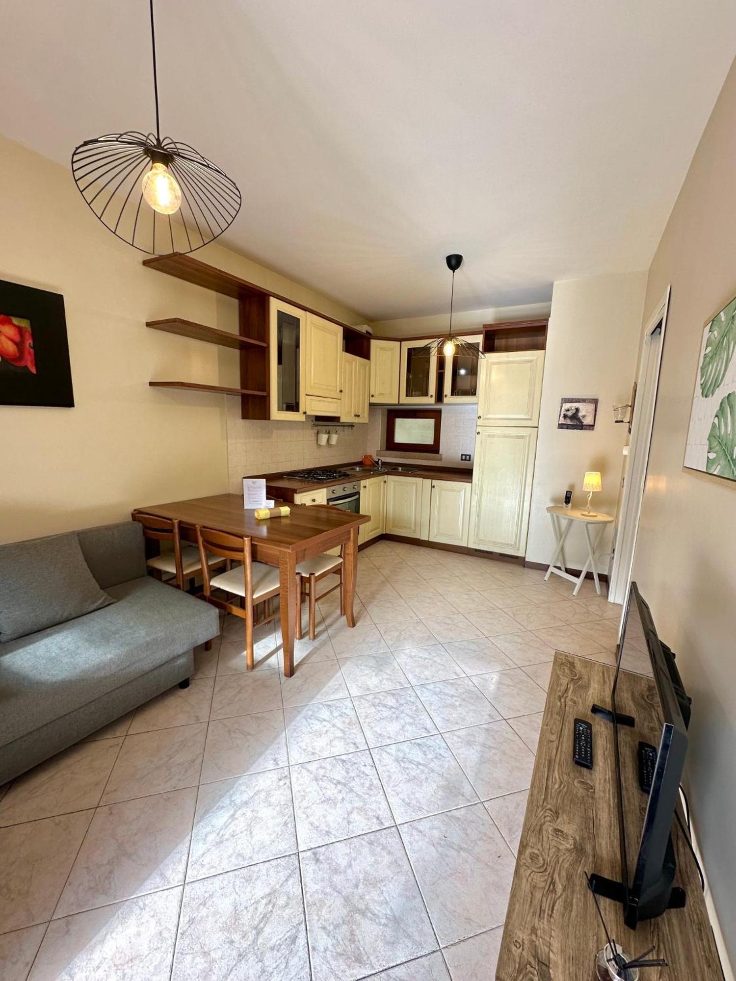 Aparthotel Lauri & Faggi Desenzano del Garda Zewnętrze zdjęcie