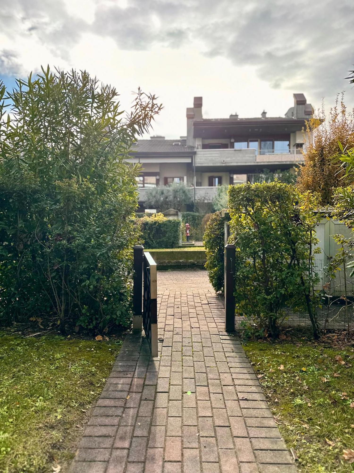 Aparthotel Lauri & Faggi Desenzano del Garda Zewnętrze zdjęcie