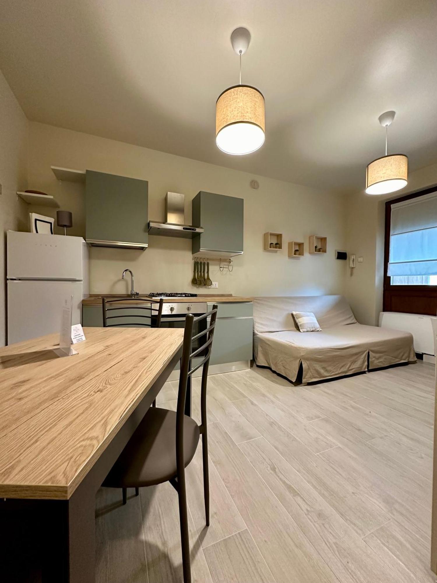Aparthotel Lauri & Faggi Desenzano del Garda Zewnętrze zdjęcie
