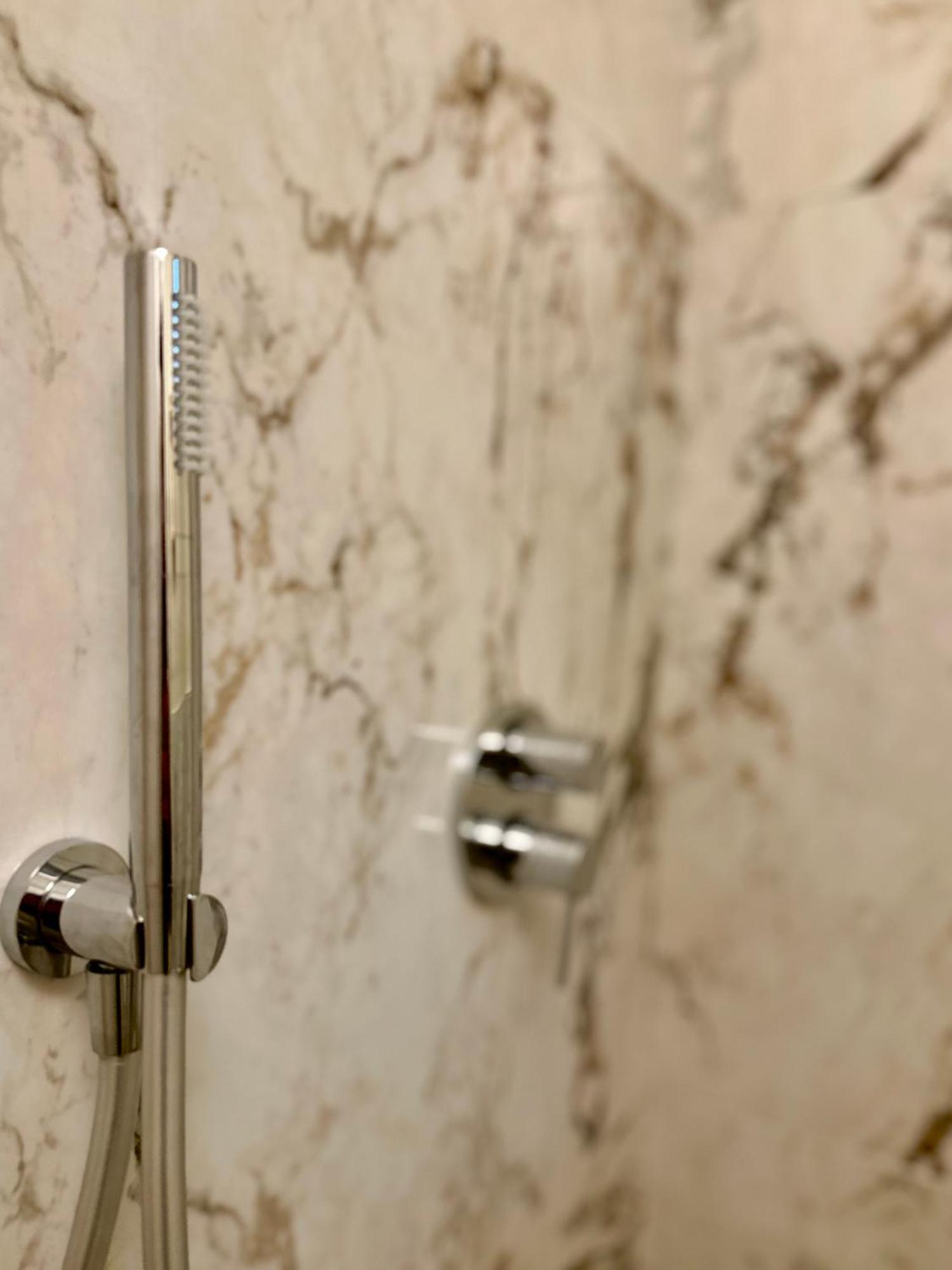 Aparthotel Lauri & Faggi Desenzano del Garda Zewnętrze zdjęcie