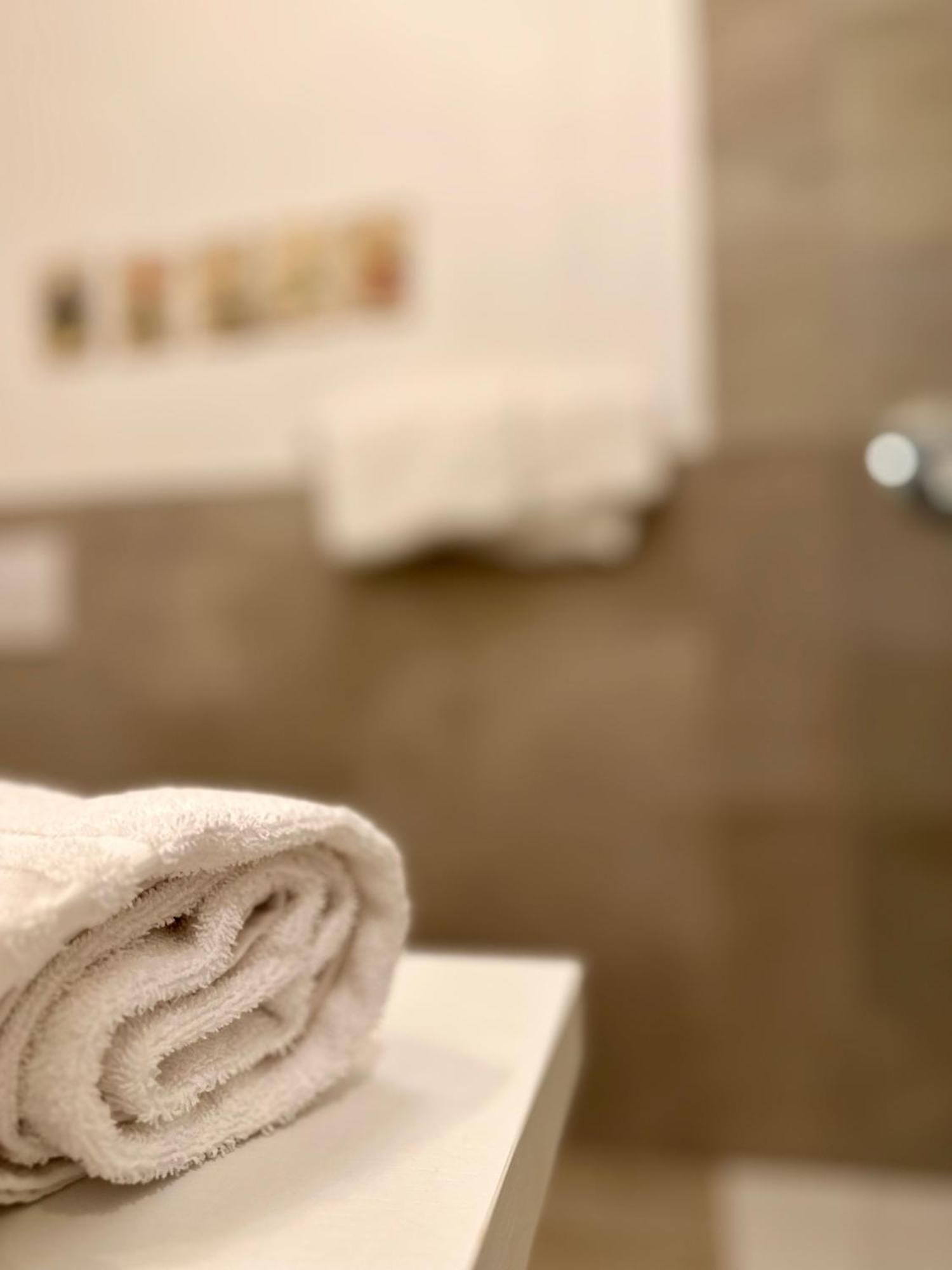 Aparthotel Lauri & Faggi Desenzano del Garda Zewnętrze zdjęcie