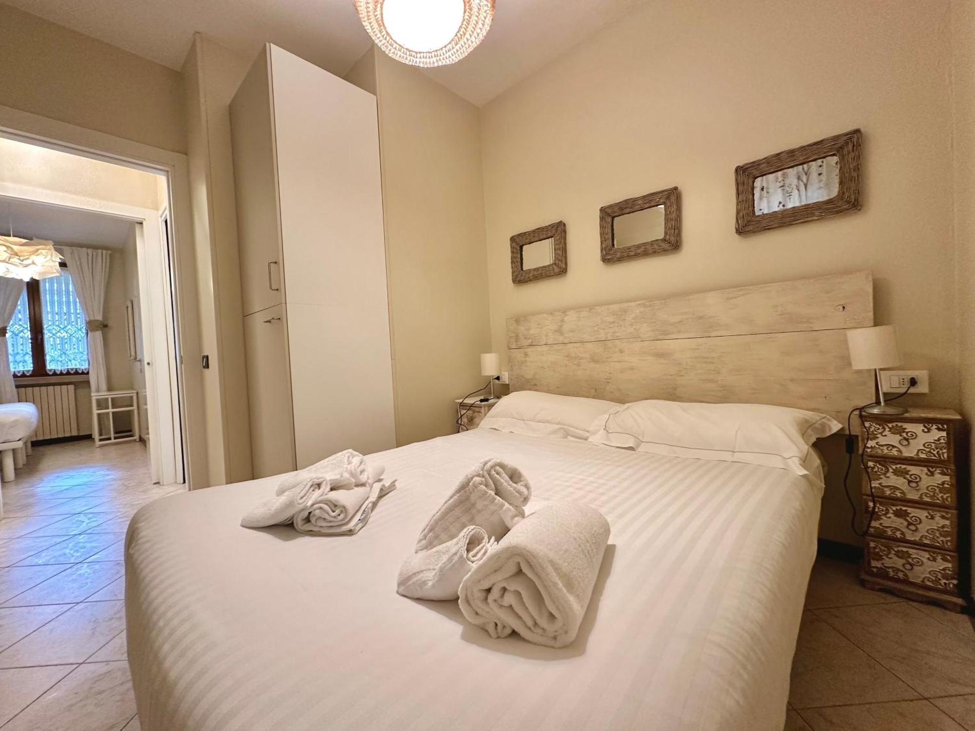 Aparthotel Lauri & Faggi Desenzano del Garda Zewnętrze zdjęcie