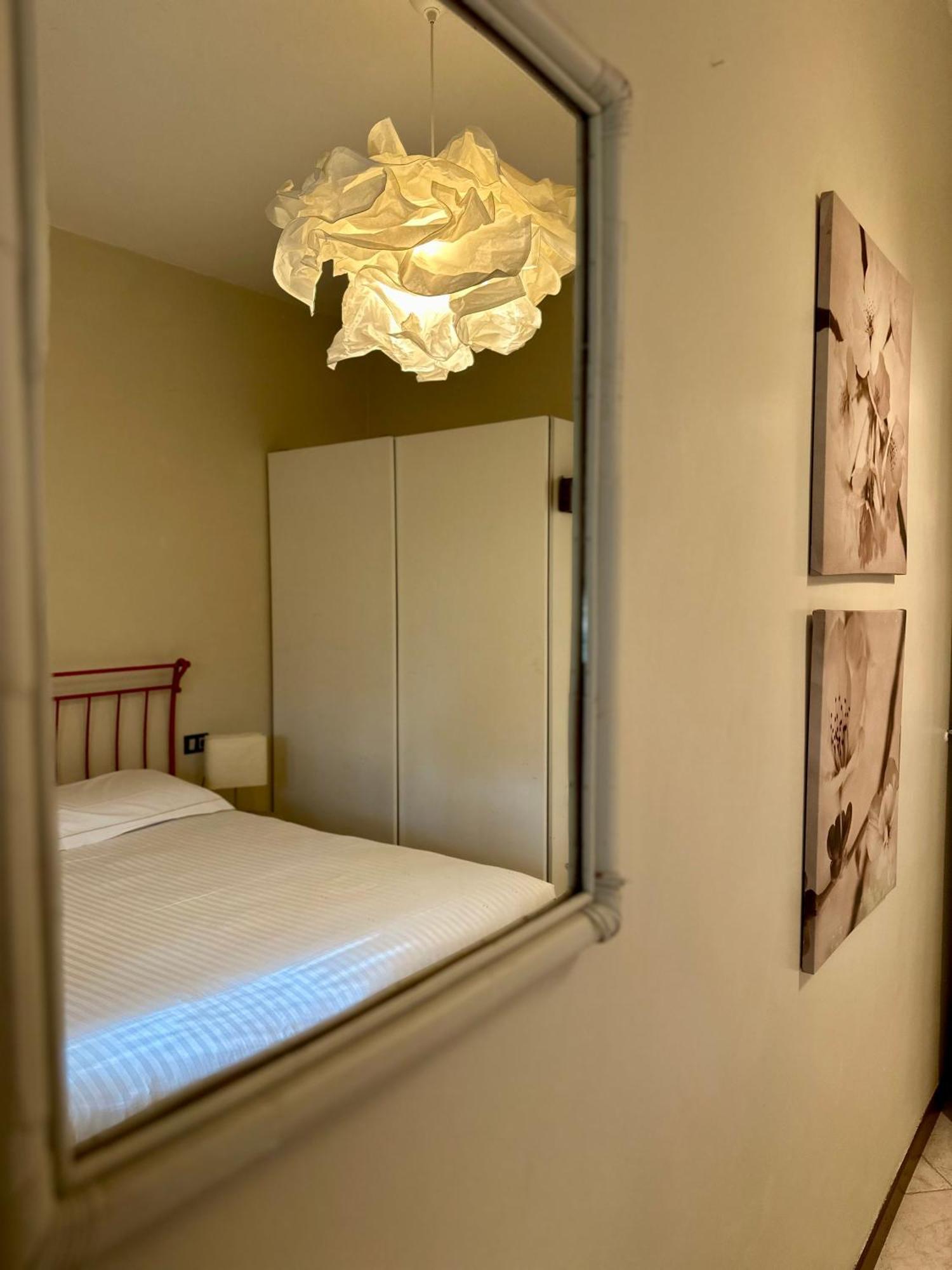 Aparthotel Lauri & Faggi Desenzano del Garda Zewnętrze zdjęcie
