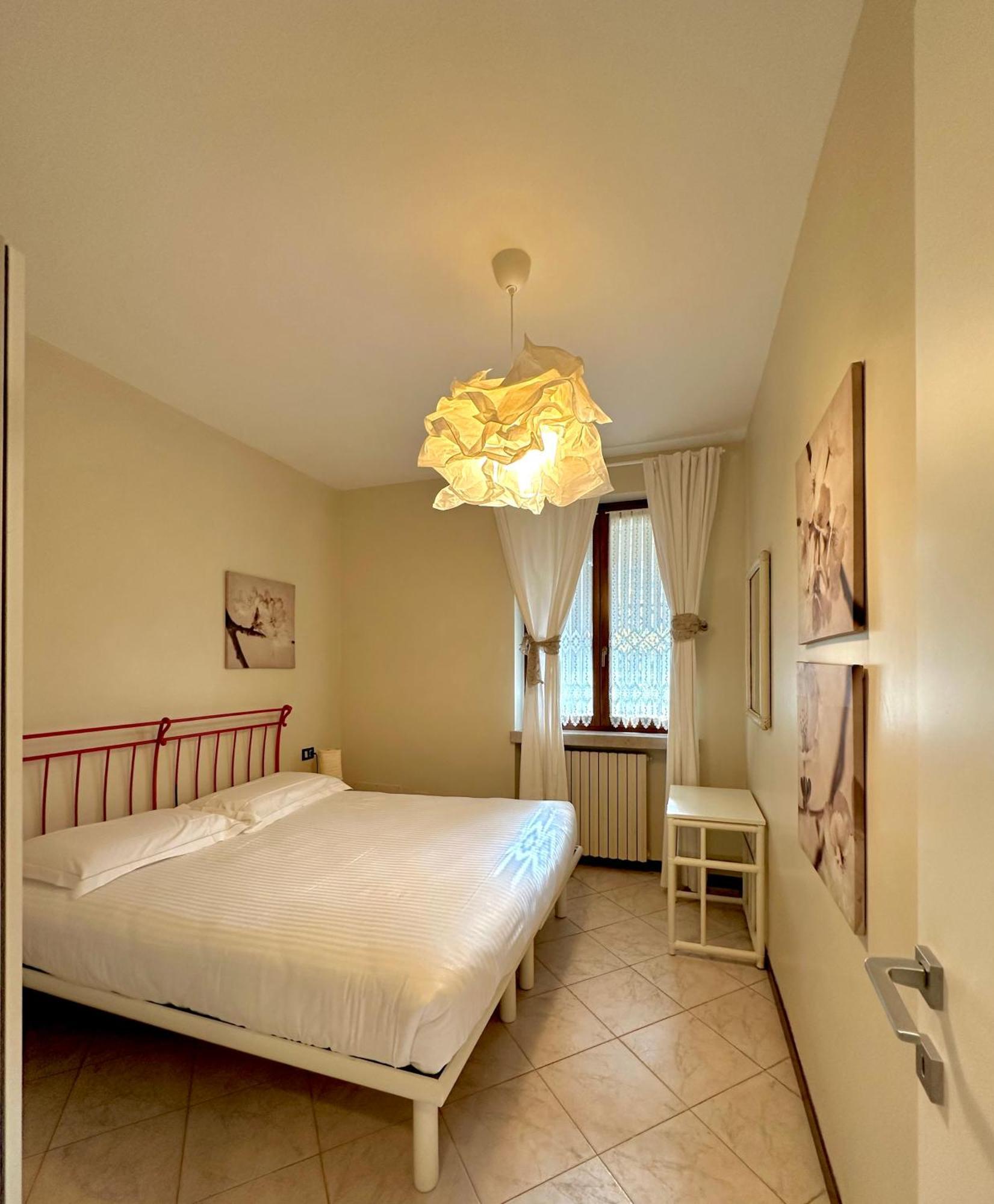 Aparthotel Lauri & Faggi Desenzano del Garda Zewnętrze zdjęcie