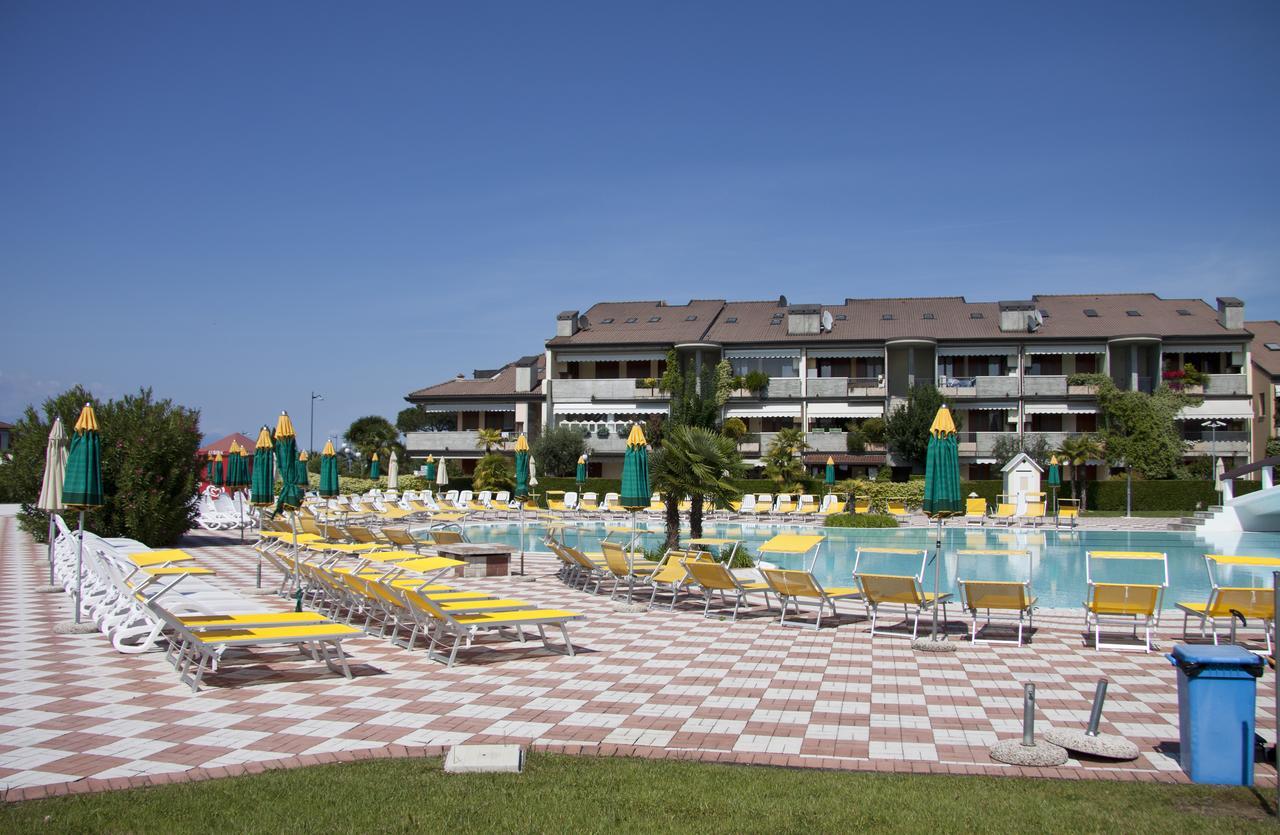 Aparthotel Lauri & Faggi Desenzano del Garda Zewnętrze zdjęcie