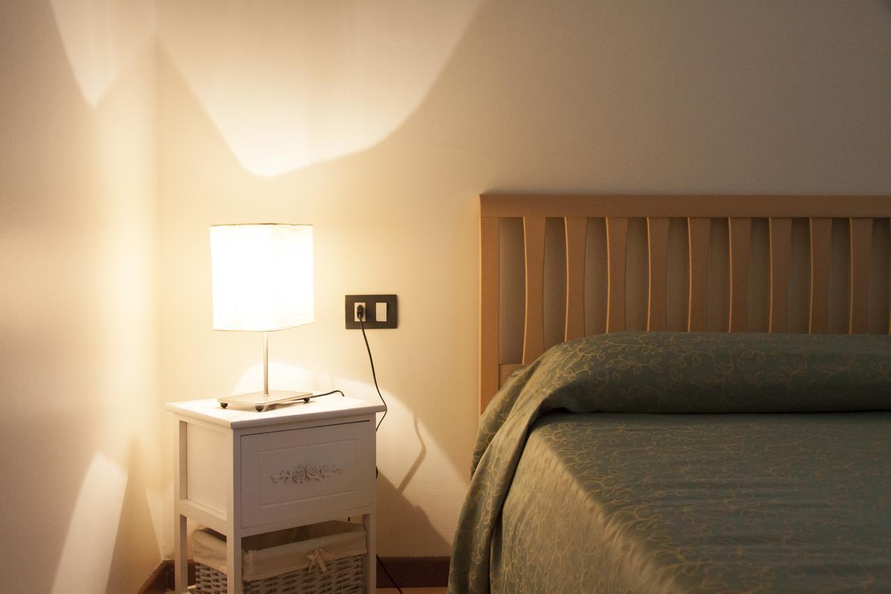 Aparthotel Lauri & Faggi Desenzano del Garda Zewnętrze zdjęcie