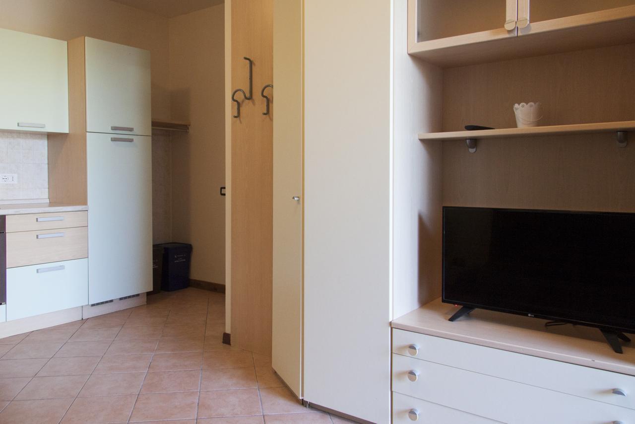Aparthotel Lauri & Faggi Desenzano del Garda Zewnętrze zdjęcie