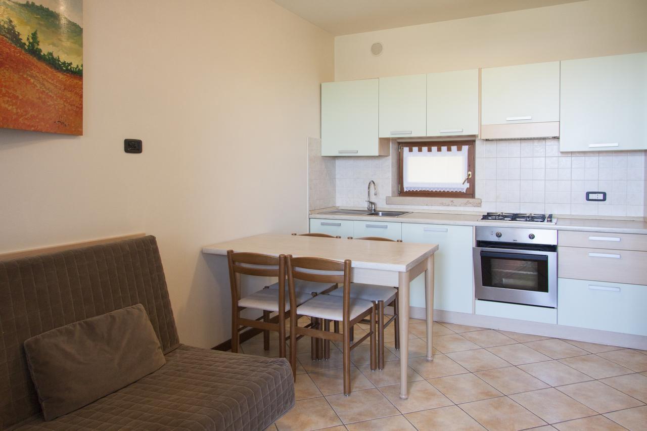 Aparthotel Lauri & Faggi Desenzano del Garda Zewnętrze zdjęcie