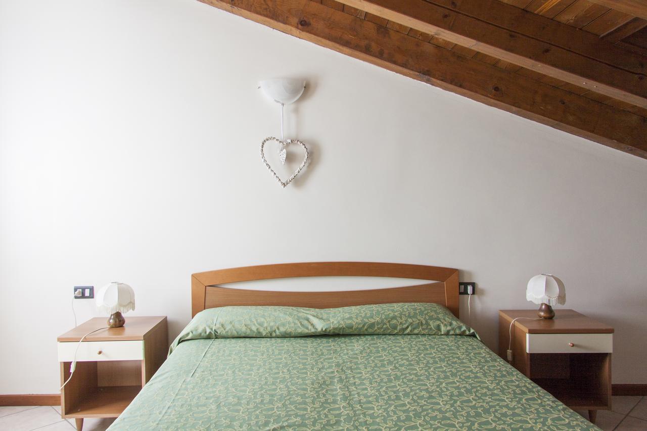 Aparthotel Lauri & Faggi Desenzano del Garda Zewnętrze zdjęcie