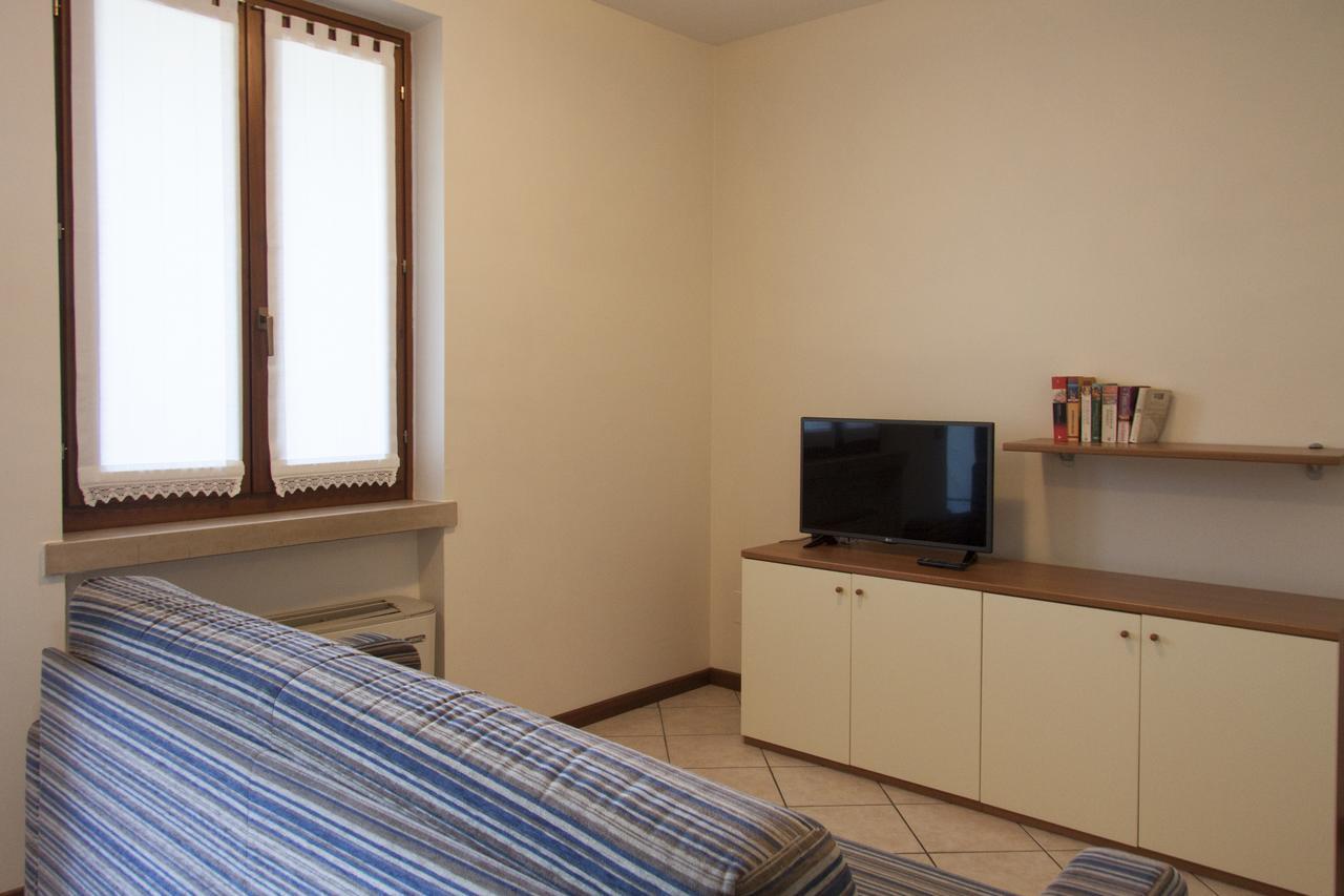 Aparthotel Lauri & Faggi Desenzano del Garda Zewnętrze zdjęcie